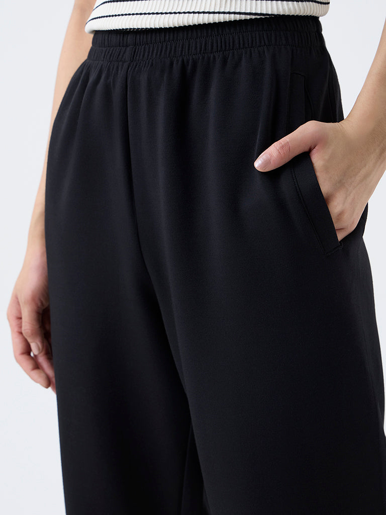 Studiofit Nuoflexx Black Solid High-Rise Joggers - Image 3