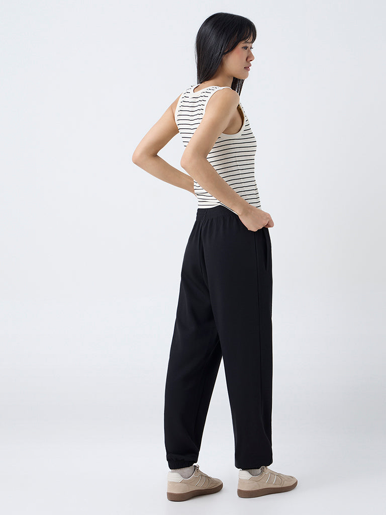 Studiofit Nuoflexx Black Solid High-Rise Joggers - Image 4