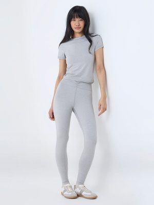 Studiofit Nuoflexx Light Grey Solid T-Shirt