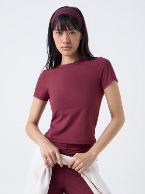 Studiofit Nuoflexx Burgundy Solid T-Shirt