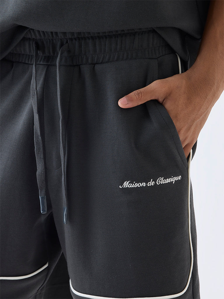 Studiofit Charcoal Text Pattern Relaxed-Fit Mid-Rise Cotton-Blend Shorts - Image 4