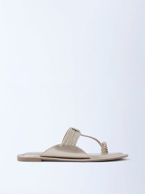 LUNA BLU Light Gold Kolhapuri Sandals