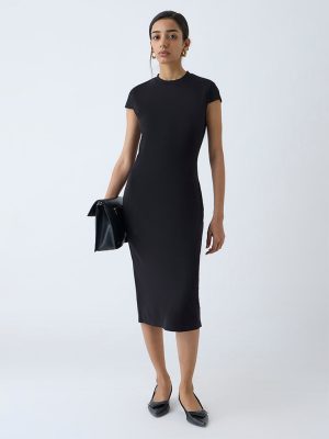 Wardrobe Black Solid Straight Dress