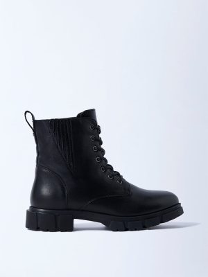 LUNA BLU Black Lace-Up Leather Boots
