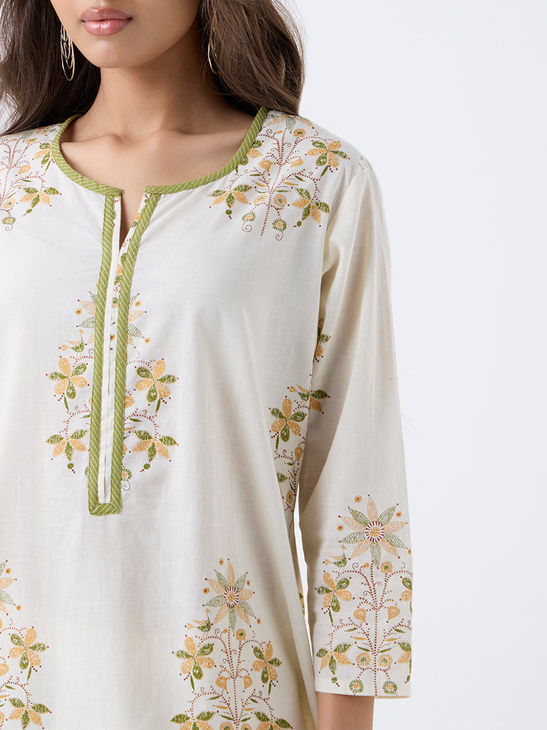Utsa Off-White Floral Pattern Cotton Straight Kurta - Image 3