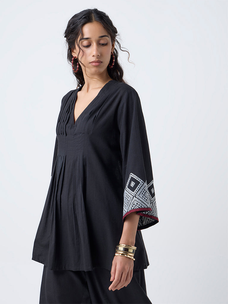 Utsa Black Embroidered Cotton Tunic