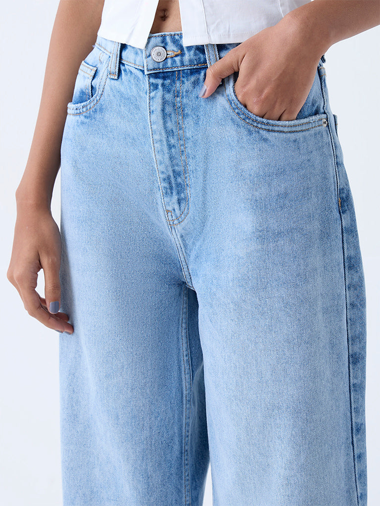 Nuon Light Blue Relaxed-Fit High-Rise Jeans - Image 3