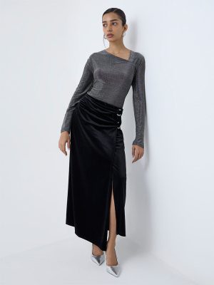 Wardrobe Black High-Rise Velvet Skirt