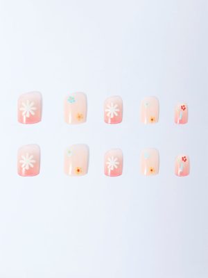 Studiowest Nude Floral Press-On Nail Set