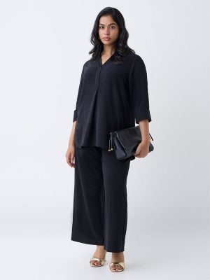 Gia Black Solid Mid-Rise Pants